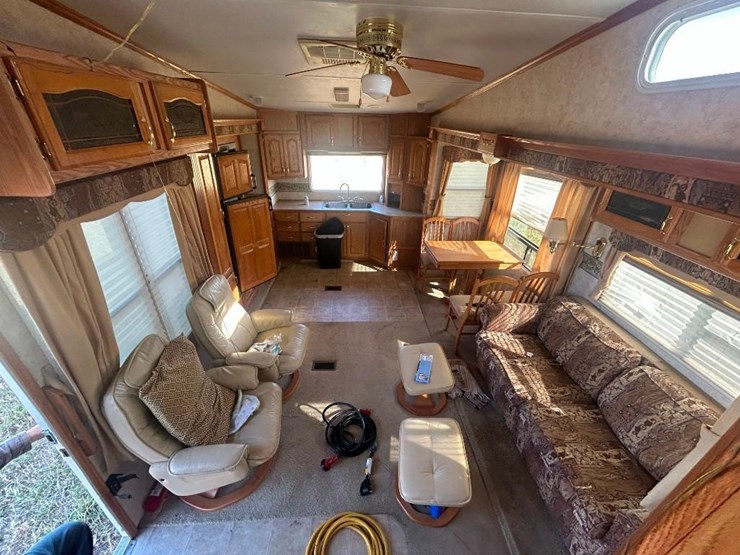 2006-forest-river-cedar-creek-30rkts-camper-image-25