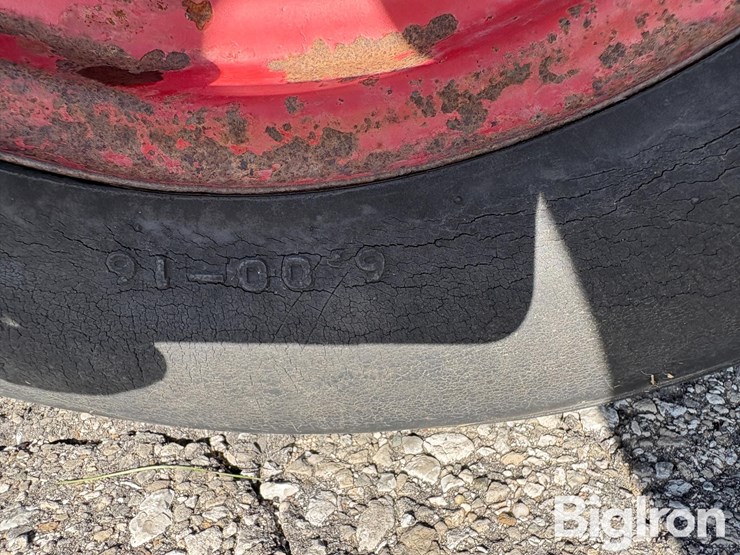 1962-case-ih-560-image-11