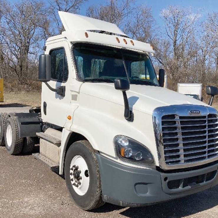 2016 FREIGHTLINER CASCADIA 125
