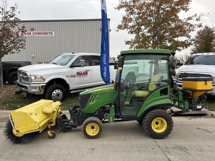 john-deere-1025-image-2