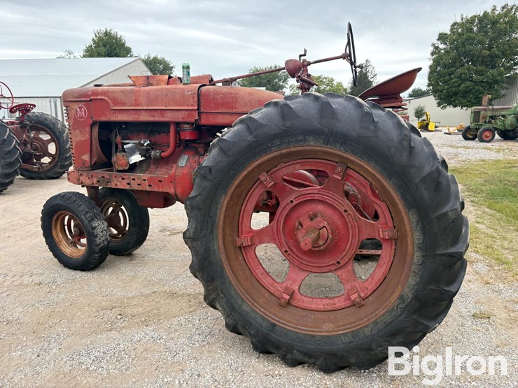1945-ih-farmall-m-2wd-tractor-image-8