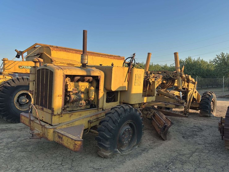 pmco-speedmatic-pm412-road-grader-image-6