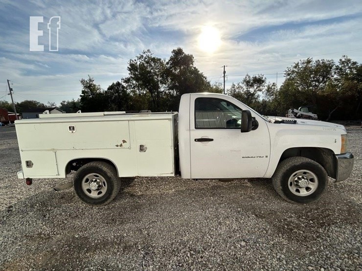 2009-chevrolet-2500hd-image-1