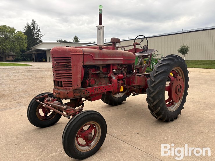 1947-ih-farmall-m-2wd-tractor-image-1