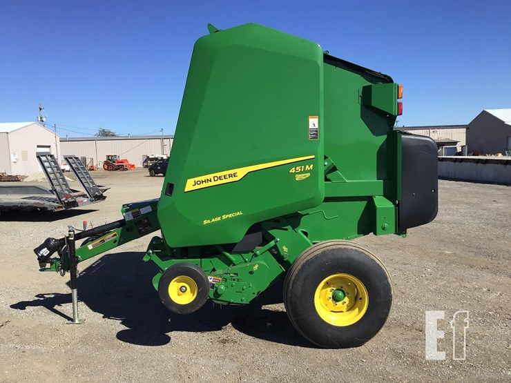 2023-john-deere-451m-image-2