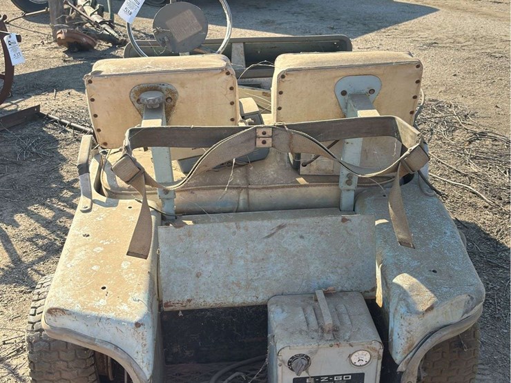ez-go-golf-cart-image-4