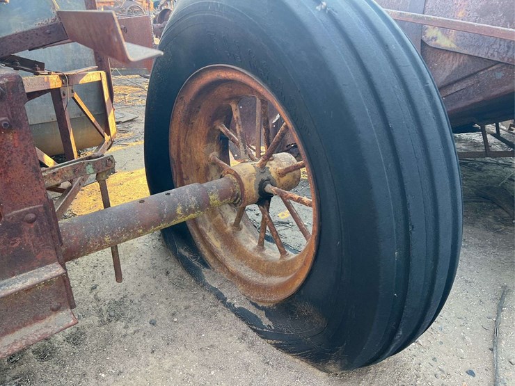 minneapolis-moline-pull-type-combine-image-10