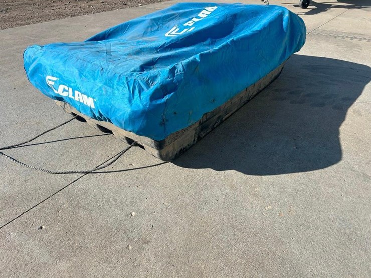 clam-portable-fish-house-image-1