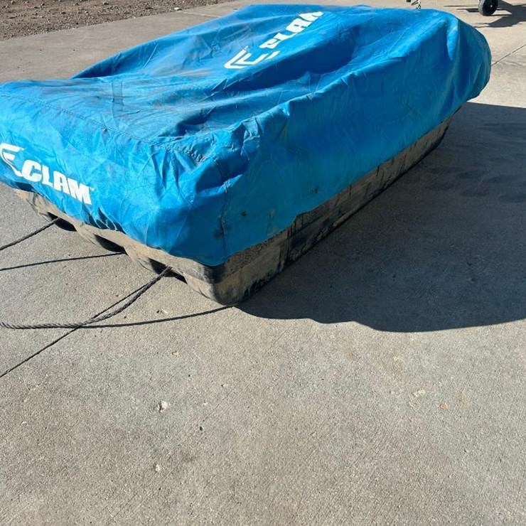 Clam Portable Fish House