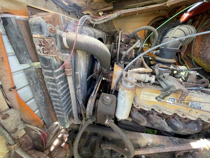 1984-ford-8000-image-76