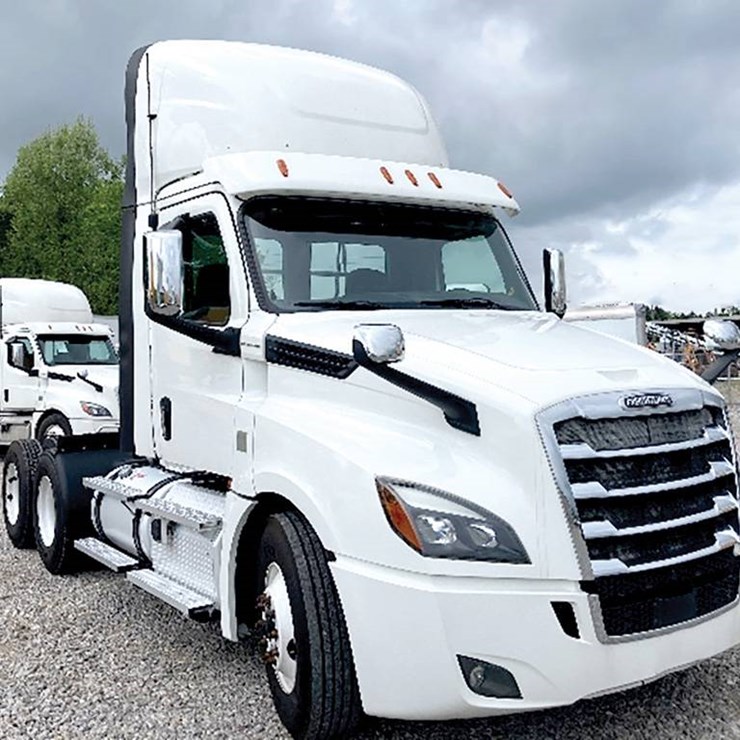 2020 FREIGHTLINER CASCADIA 126