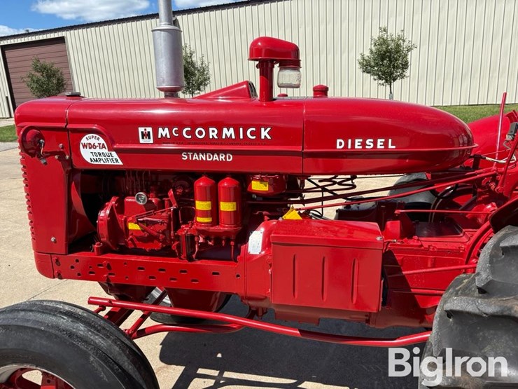 1954-ih-super-wd6-ta-2wd-tractor-image-15