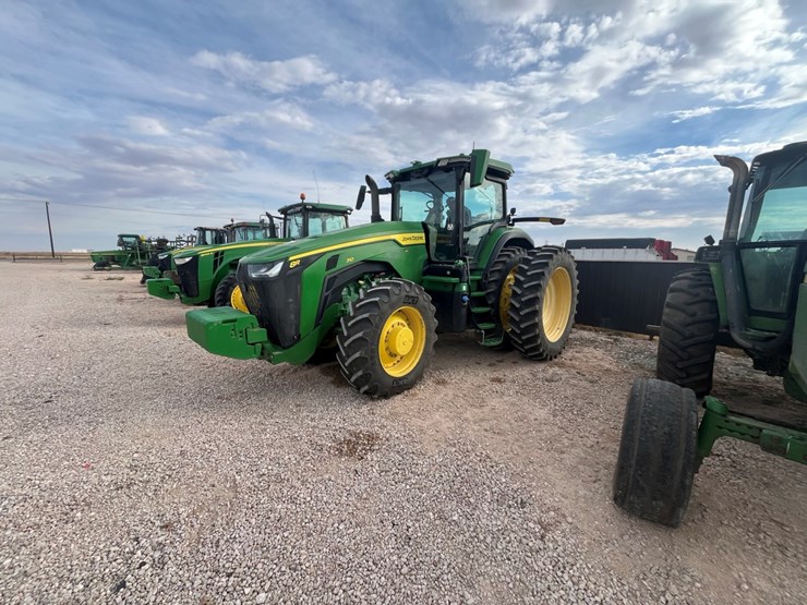 john-deere-8r-310-image-2