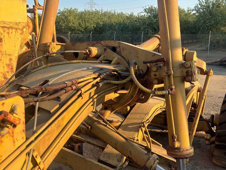 pmco-speedmatic-pm412-road-grader-image-47