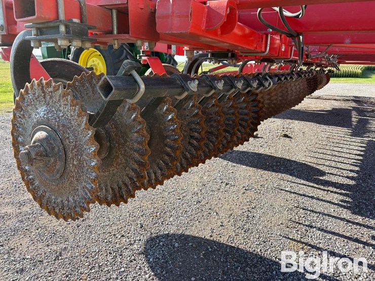 2012-kuhn-krause-excelerator-8000-image-13