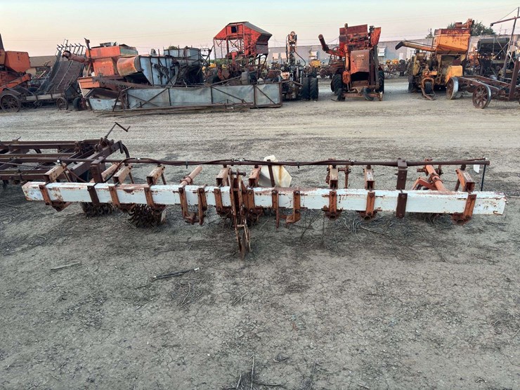 4-row-cultivator-image-3