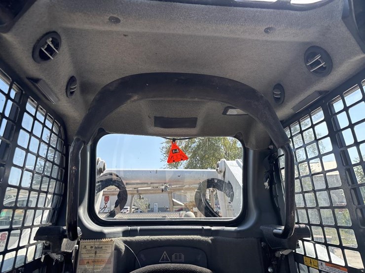 2022-bobcat-t870-image-44