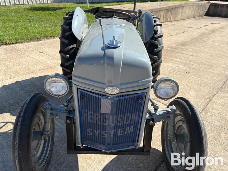 1940-ford-9n-image-12