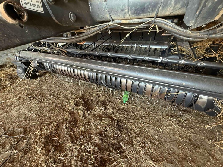 2015-case-ih-rb565-premium-image-5