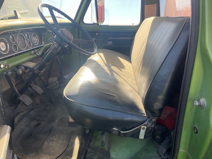 ford-f700-image-17