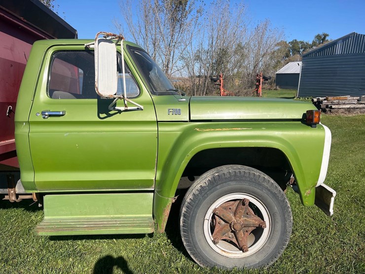ford-f700-image-10