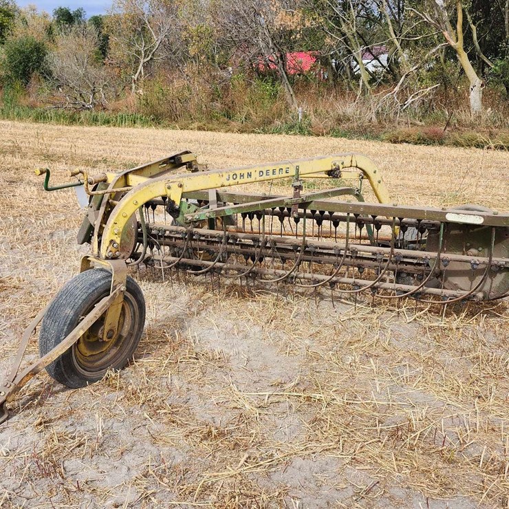 JOHN DEERE 640