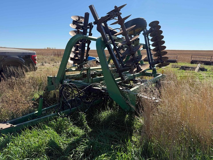 john-deere-235-image-3