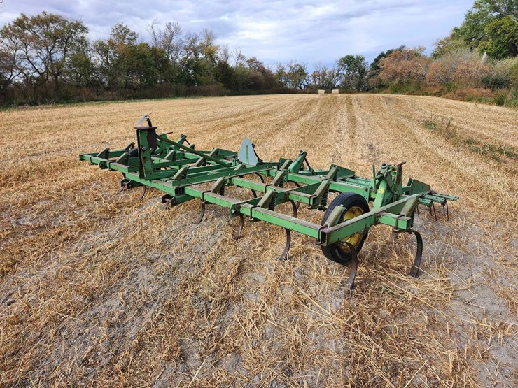 john-deere-110-image-1