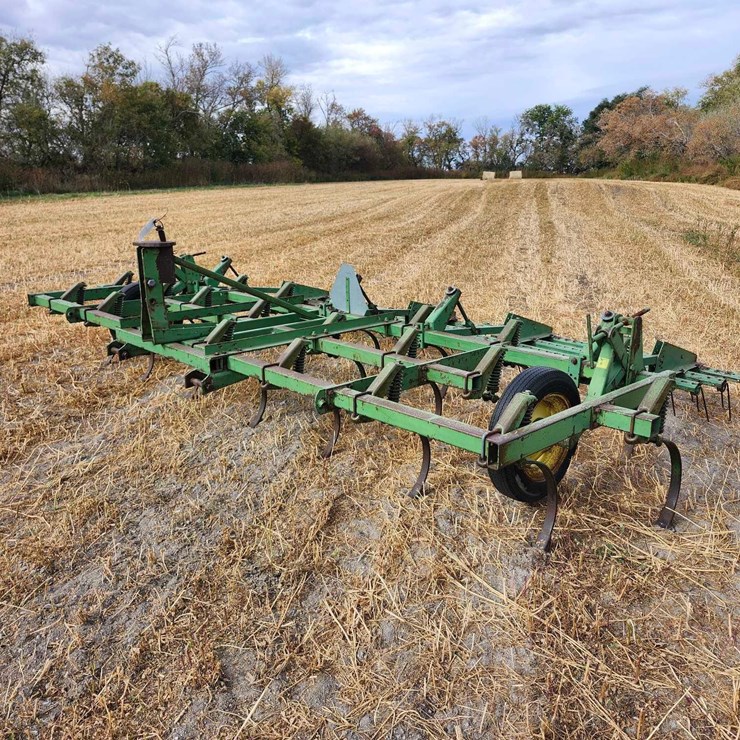 JOHN DEERE 110
