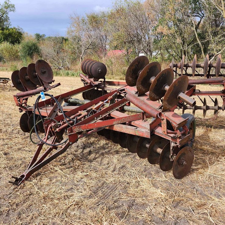 INTERNATIONAL 470