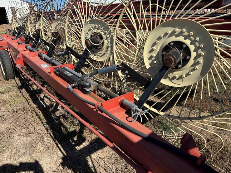 h-&-s-14hc-wheel-rake-image-6