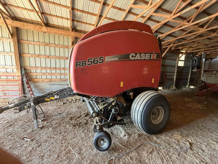 2015-case-ih-rb565-premium-image-2