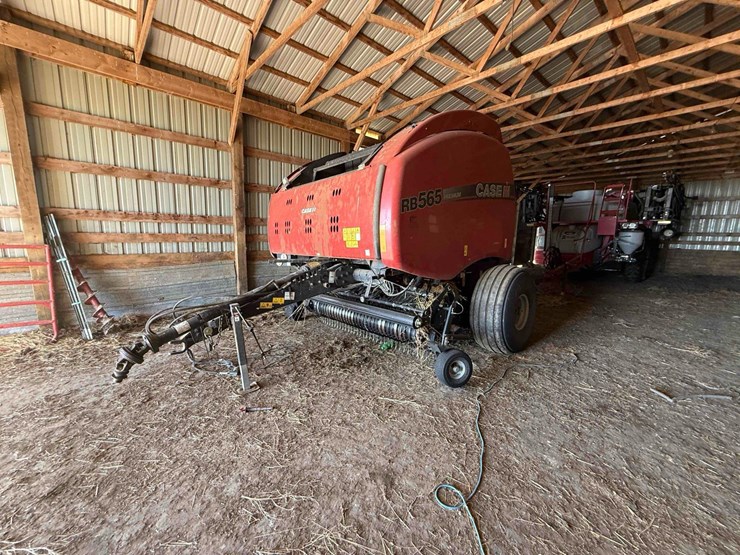 2015-case-ih-rb565-premium-image-1