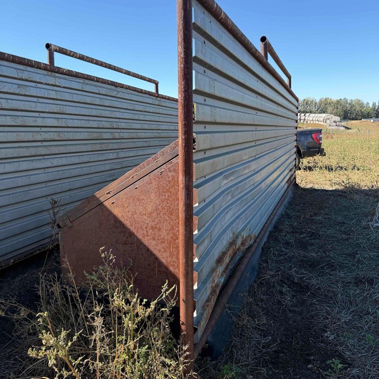 Freestanding Windbreak Panel and Calf Shelter