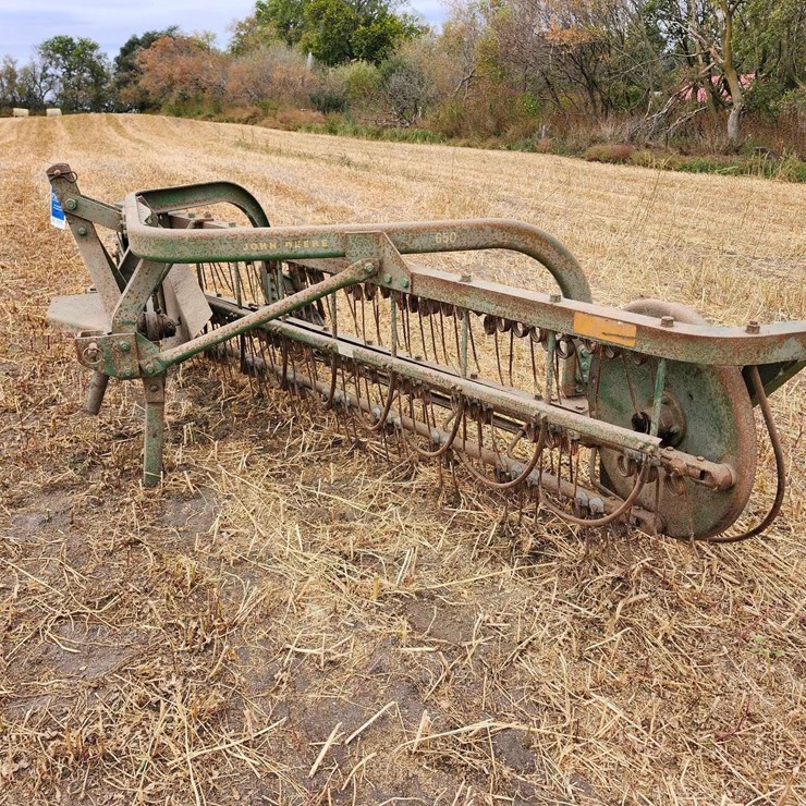 JOHN DEERE 650