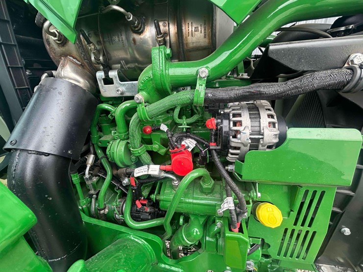 2021-john-deere-5075e-image-15