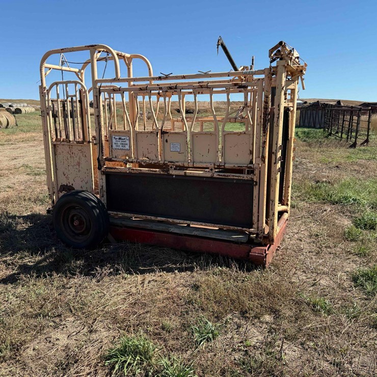 For Most Livestock Chute