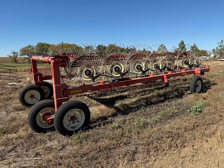 h-&-s-14hc-wheel-rake-image-3