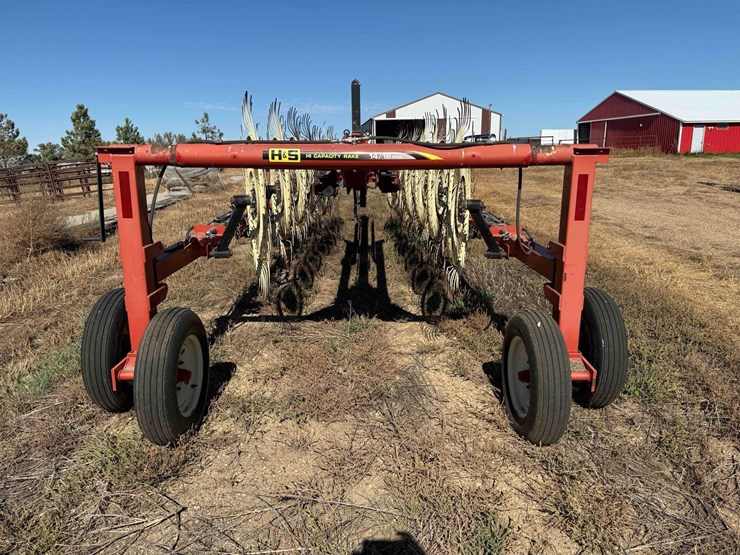 h-&-s-14hc-wheel-rake-image-4