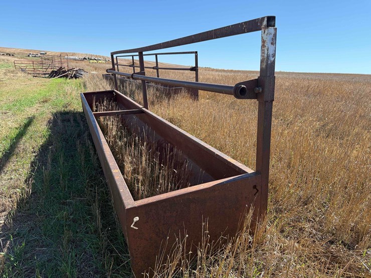 fenceline-feed-bunk-image-1