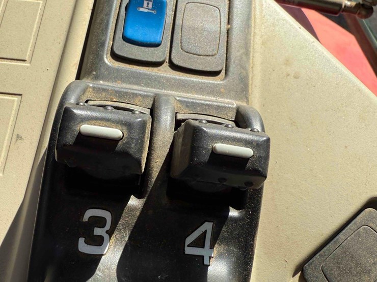 2021-massey-ferguson-7720s-image-16