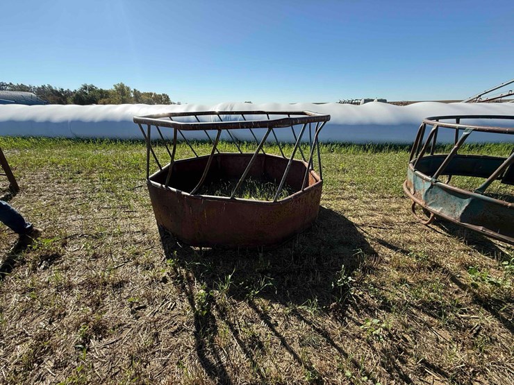 stur-d-single-bale-feeder-image-1