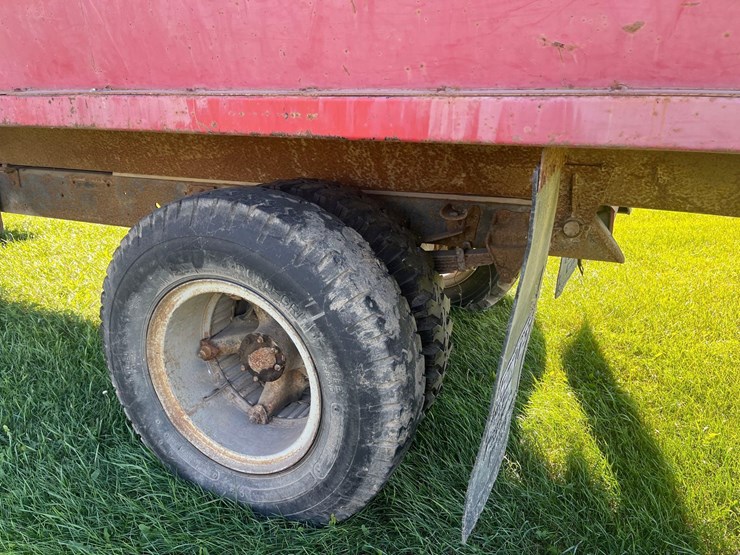 ford-f700-image-13