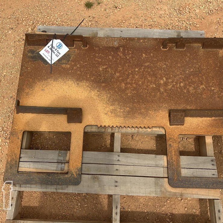SKID STEER BACKER PLATE