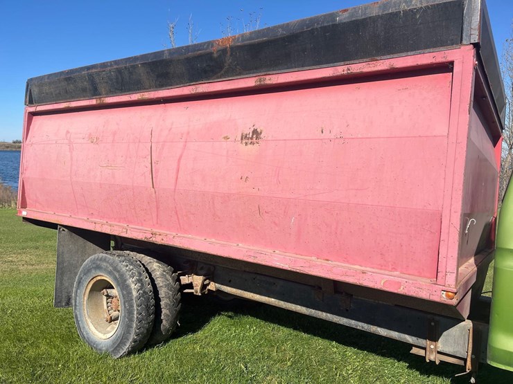 ford-f700-image-11