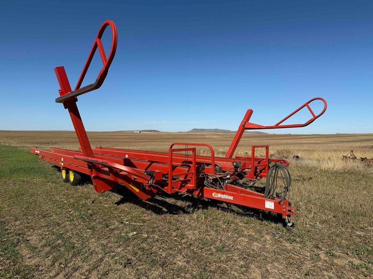 2019-highline-bm1400-bale-mover-image-1