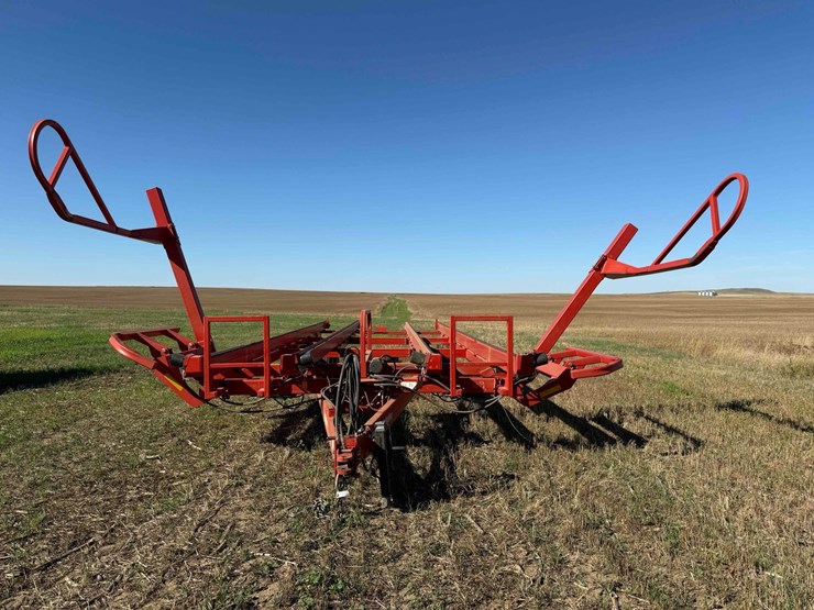 2019-highline-bm1400-bale-mover-image-2