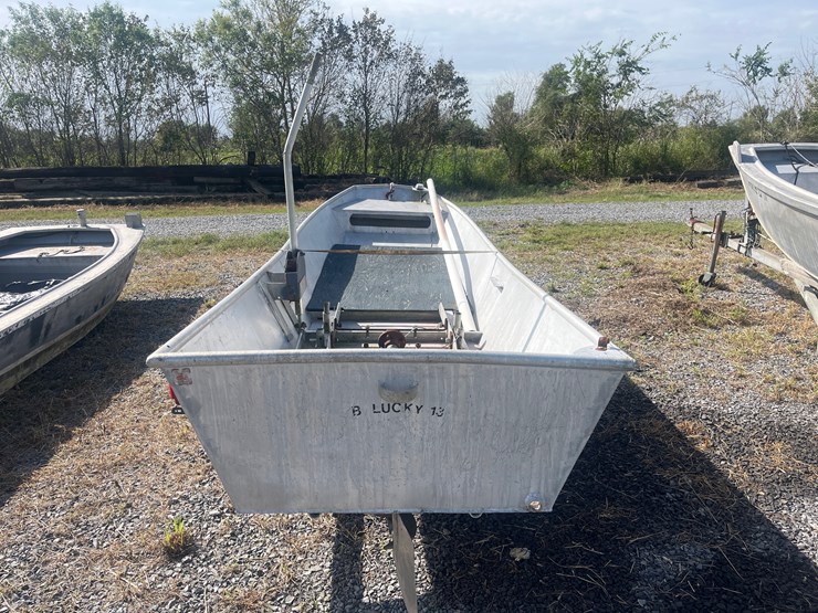 #146-•-alluminum-crawfish-pond-skiff-with-trailer-image-5