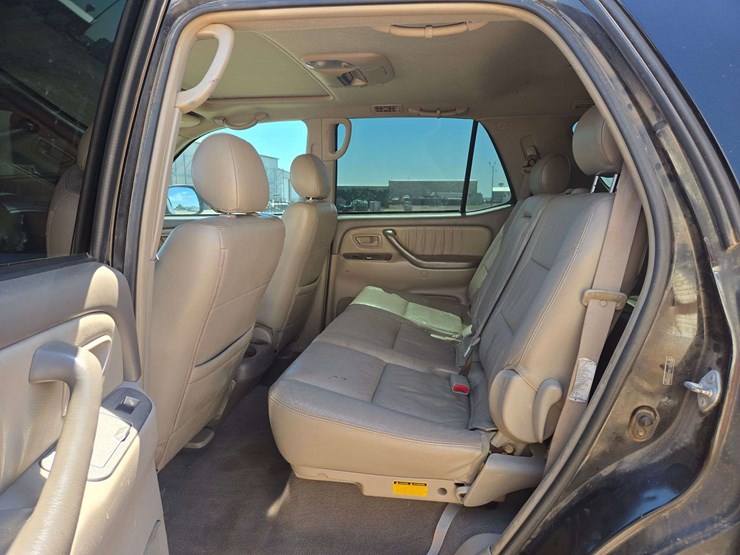 2005-toyota-sequoia-limited-image-6