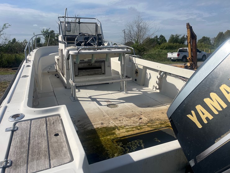 #142-•-boston-whaler-25ft-center-console-boat-with-yamaha-vx-250-engine-image-15